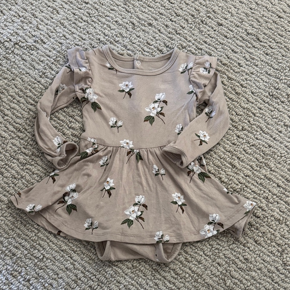 Kyte BABY Magnolia Ruffle Dress - Cream euc